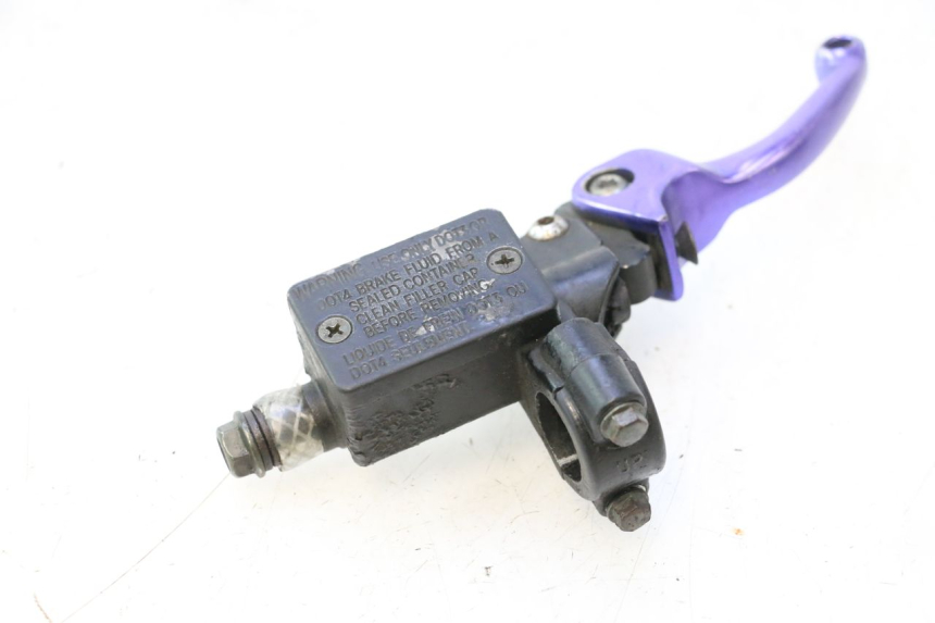 photo de FRONT BRAKE MASTER CYLINDER APOLLO RFZ 140 - Fixing points details