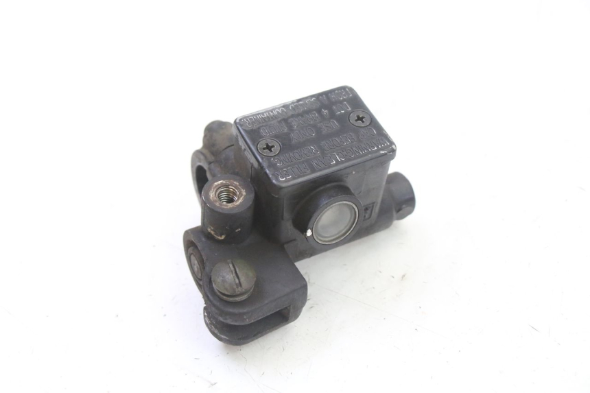 photo de FRONT MASTER CYLINDER GILERA RUNNER SL 50 (2006 - 2009) - Zoom on usage condition