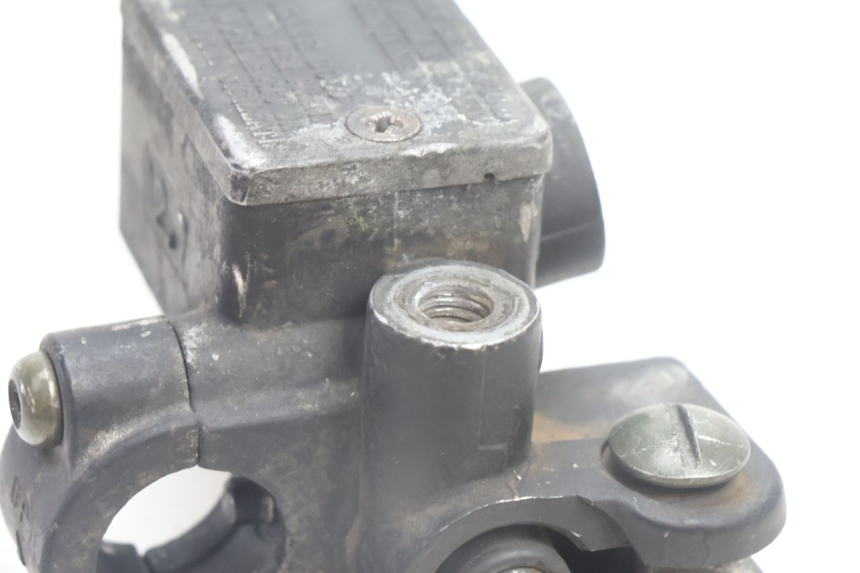 photo de FRONT BRAKE MASTER CYLINDER GILERA RUNNER SP 50 (2002 - 2004) - Alternative perspective