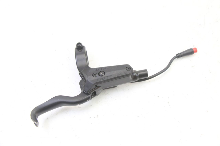 photo de FRONT BRAKE MASTER CYLINDER HERO S10 1 - Technical close-up