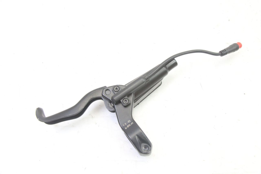 photo de FRONT BRAKE MASTER CYLINDER HERO S10 1 - Fixing points details