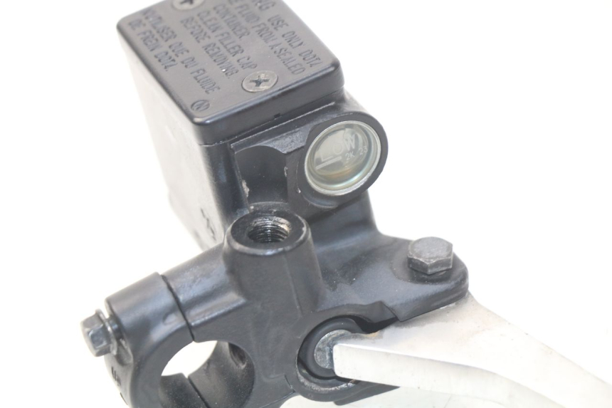 photo de FRONT BRAKE MASTER CYLINDER PEUGEOT SATELIS 300 (2012 - 2015) - Zoom on usage condition