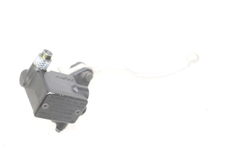 photo de FRONT BRAKE MASTER CYLINDER PEUGEOT SATELIS 125 (2013 - 2018) - Zoom on usage condition