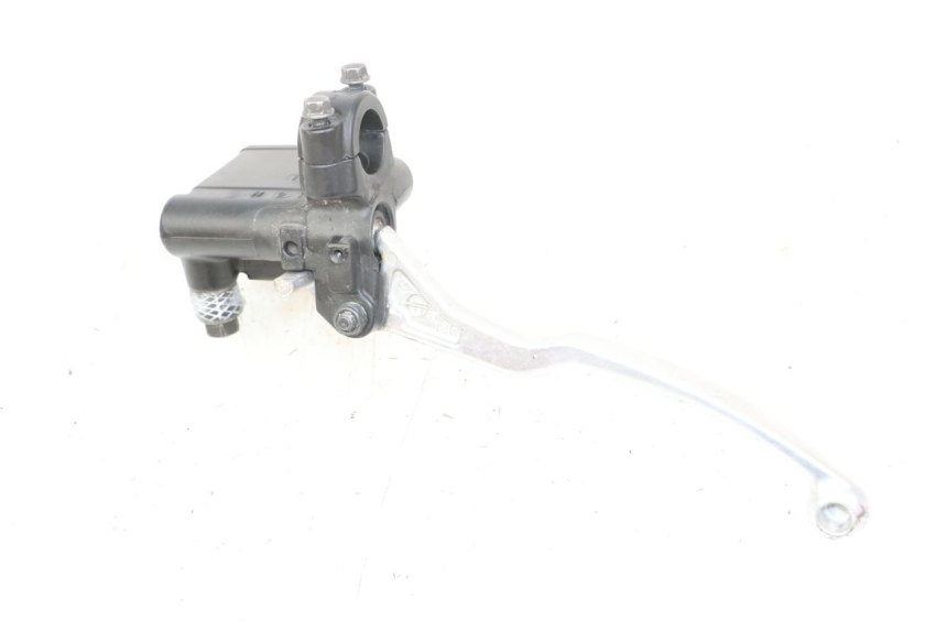photo de FRONT BRAKE MASTER CYLINDER PEUGEOT SATELIS 125 (2013 - 2018) - Technical close-up