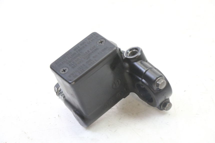 photo de FRONT BRAKE MASTER CYLINDER PEUGEOT SATELIS 125 (2013 - 2018) - Alternative perspective