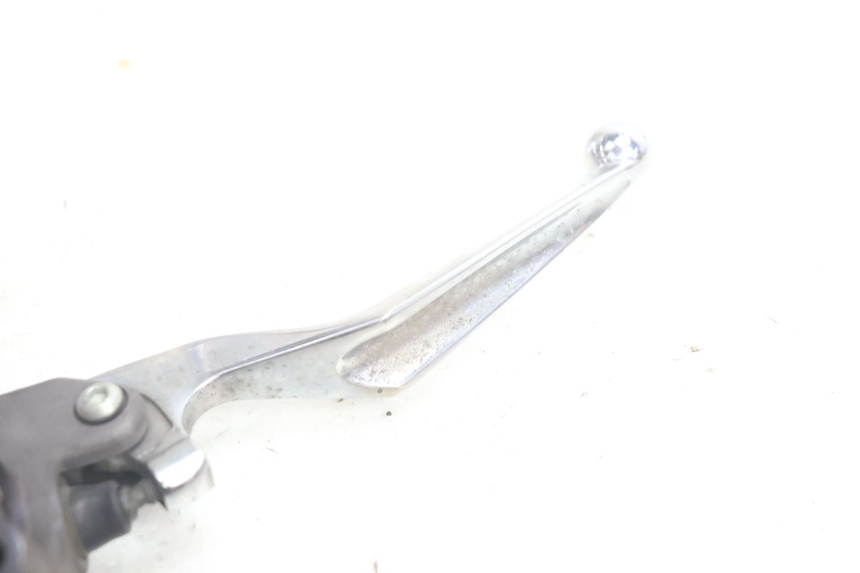 photo de FRONT MASTER CYLINDER PEUGEOT SATELIS 125 (2006 - 2009) - Alternative perspective