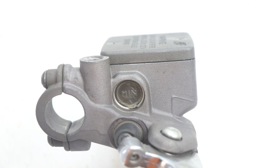 photo de FRONT MASTER CYLINDER PEUGEOT SATELIS 125 (2006 - 2009) - Surface and material condition