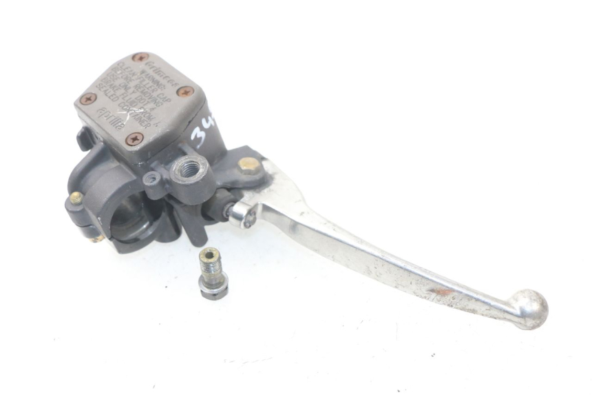 photo de FRONT BRAKE MASTER CYLINDER APRILIA SCARABEO GT 125 (1999 - 2007) - Technical close-up