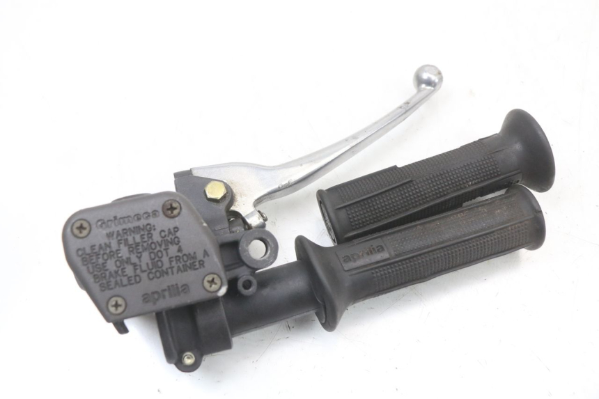 photo de FRONT BRAKE MASTER CYLINDER APRILIA SCARABEO GT 125 (1999 - 2007) - Main view