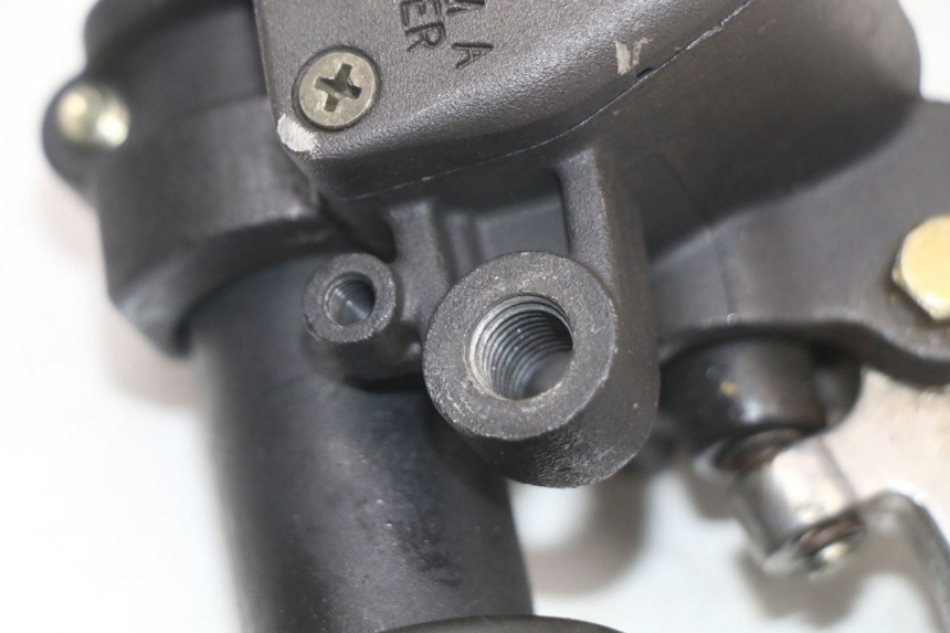 photo de FRONT BRAKE MASTER CYLINDER APRILIA SCARABEO GT 125 (1999 - 2007) - Alternative perspective