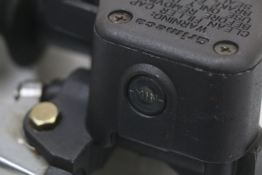 photo de FRONT BRAKE MASTER CYLINDER APRILIA SCARABEO GT 125 (1999 - 2007) - Surface and material condition