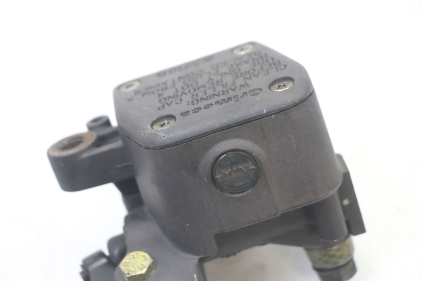photo de FRONT BRAKE MASTER CYLINDER APRILIA SCARABEO GT TOURING 125 (1999 - 2005) - Product overview