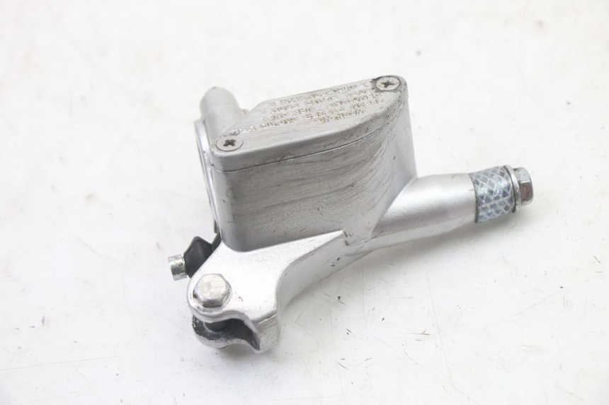 photo de FRONT BRAKE MASTER CYLINDER SMALL MX THUNDER 250 - Zoom on usage condition