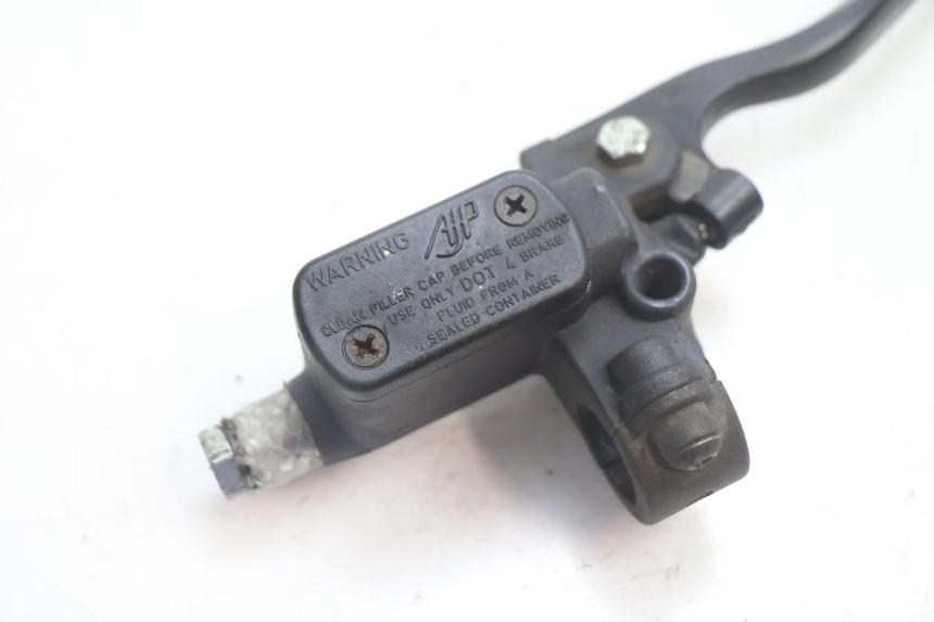 photo de FRONT BRAKE MASTER CYLINDER PEUGEOT SPEEDFIGHT 2 AC 50 (2000 - 2009) - Component detail