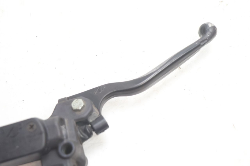 photo de FRONT BRAKE MASTER CYLINDER PEUGEOT SPEEDFIGHT 2 AC 50 (2000 - 2009) - Zoom on usage condition