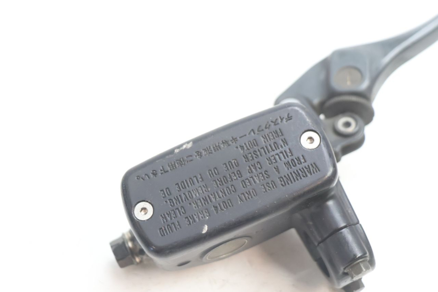 photo de FRONT BRAKE MASTER CYLINDER HONDA ST PAN EUROPEAN 1100 (1990 - 2002) - Component detail
