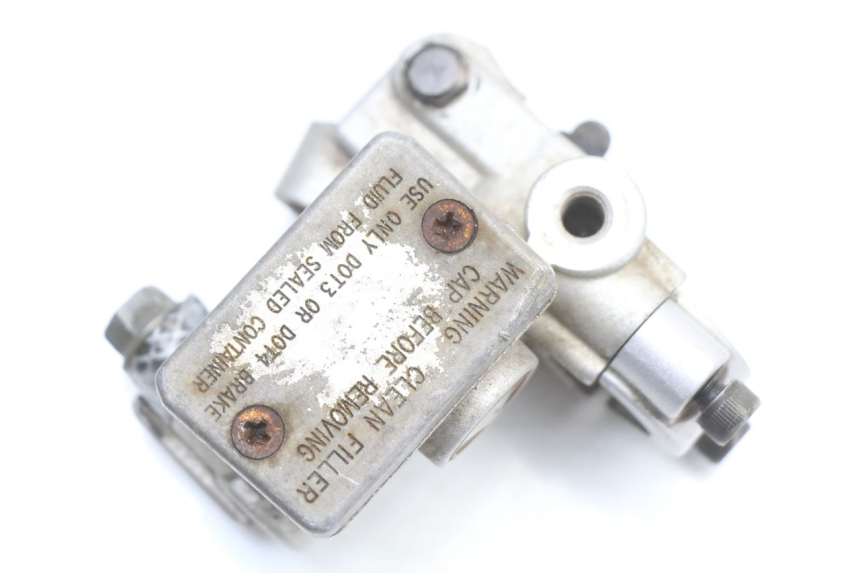 photo de FRONT BRAKE MASTER CYLINDER CAGIVA SUPER CITY 125 (1992 - 1997) - Alternative perspective