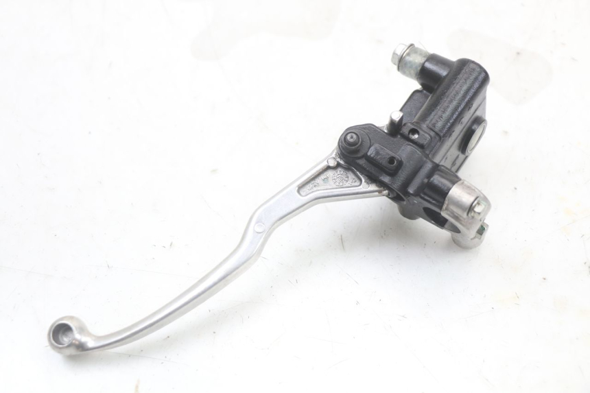 photo de FRONT BRAKE MASTER CYLINDER SUZUKI BURGMAN 125 (2018 - 2021) - Fixing points details