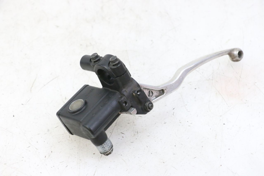 photo de FRONT BRAKE MASTER CYLINDER SUZUKI BURGMAN 125 (2007 - 2014) - Zoom on usage condition