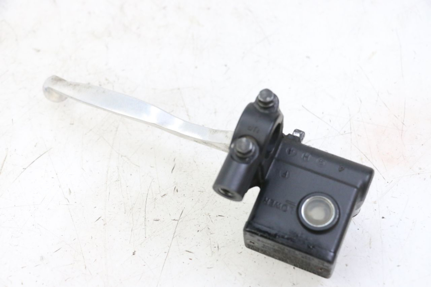 photo de FRONT BRAKE MASTER CYLINDER SUZUKI BURGMAN 125 (2007 - 2014) - Alternative perspective