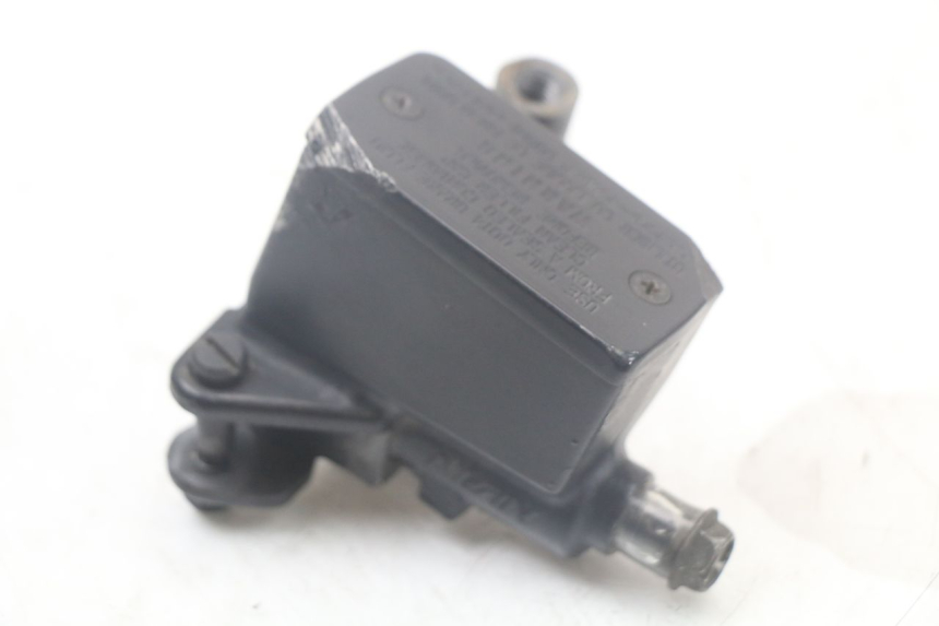 photo de FRONT BRAKE MASTER CYLINDER SUZUKI SV N 650 (1999 - 2002) - Alternative perspective