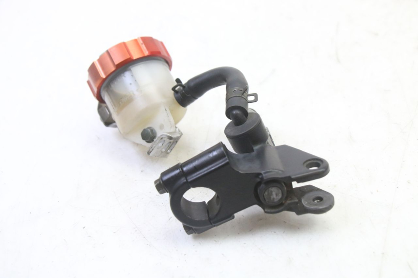 photo de FRONT BRAKE MASTER CYLINDER SUZUKI SV S 650 (2003 - 2009) - Zoom on usage condition