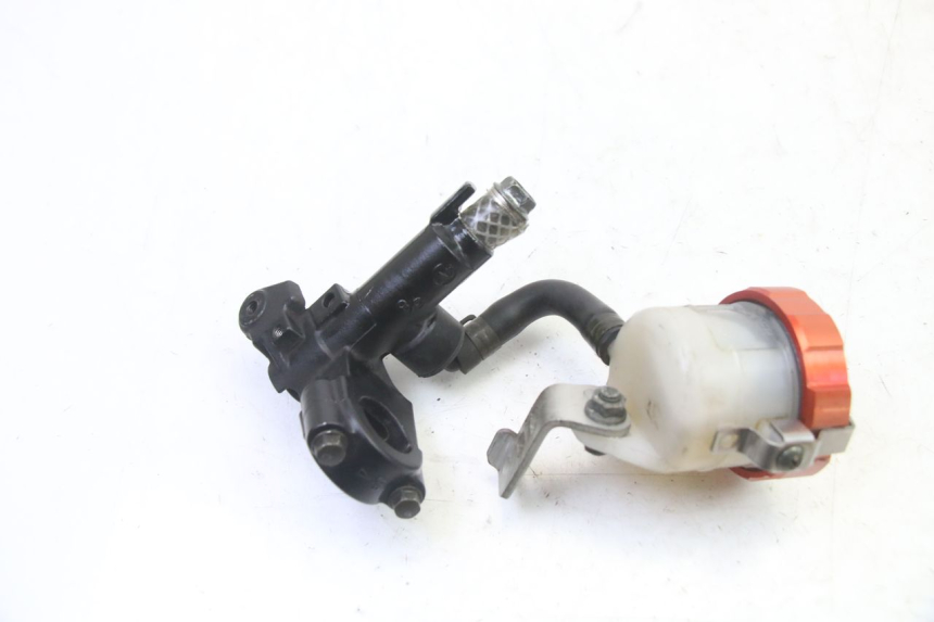 photo de FRONT BRAKE MASTER CYLINDER SUZUKI SV S 650 (2003 - 2009) - Fixing points details