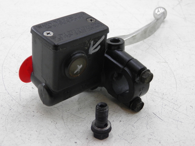 photo de FRONT BRAKE MASTER CYLINDER SYM GTS 125 (2005 - 2008) - Component detail