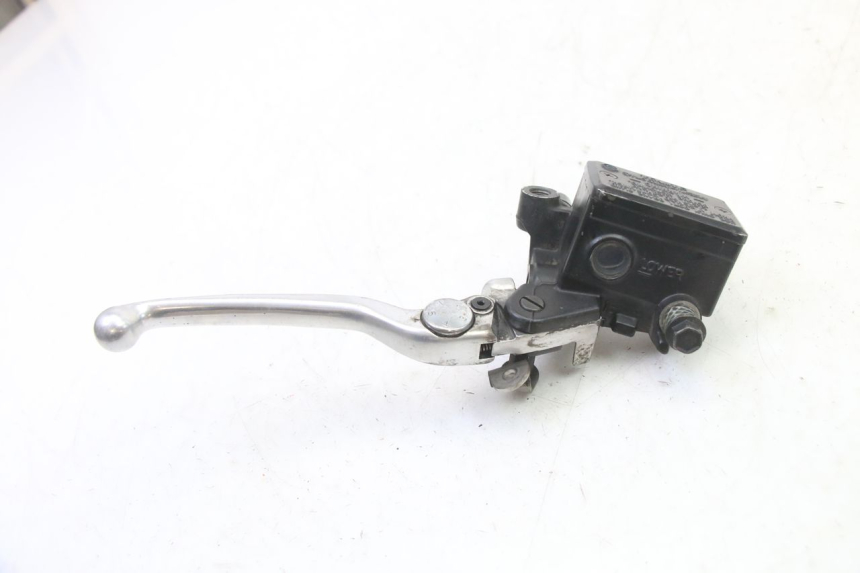 photo de FRONT BRAKE MASTER CYLINDER YAMAHA TDM ABS 900 (2002 - 2014) - Technical close-up