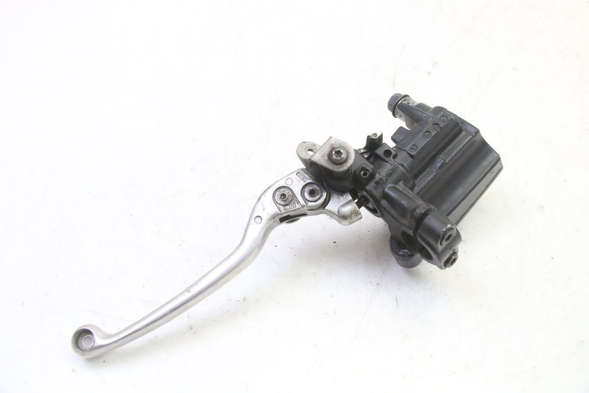 photo de FRONT BRAKE MASTER CYLINDER YAMAHA TDM ABS 900 (2002 - 2014) - Fixing points details