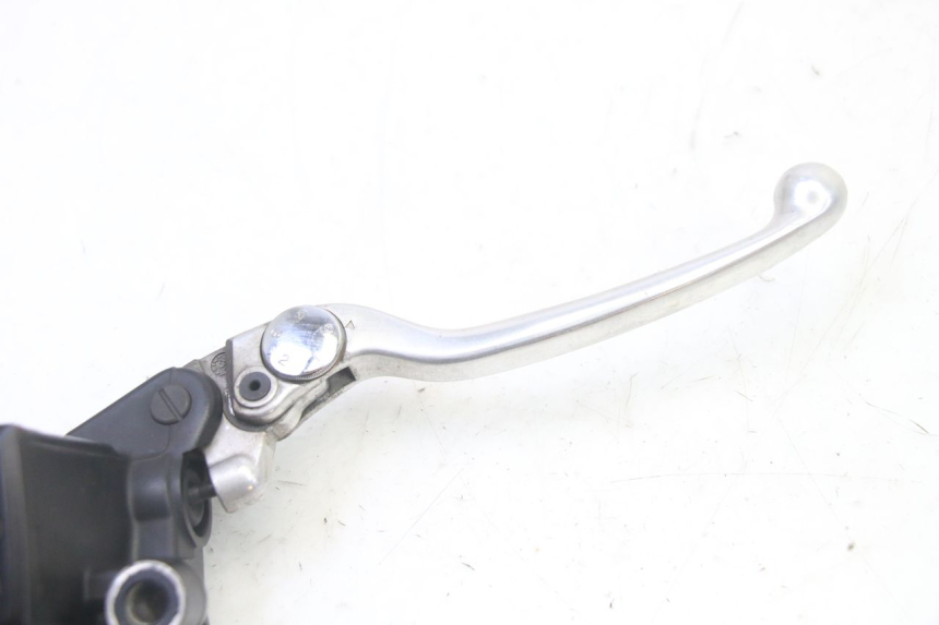 photo de FRONT BRAKE MASTER CYLINDER YAMAHA TDM ABS 900 (2002 - 2014) - Zoom on usage condition