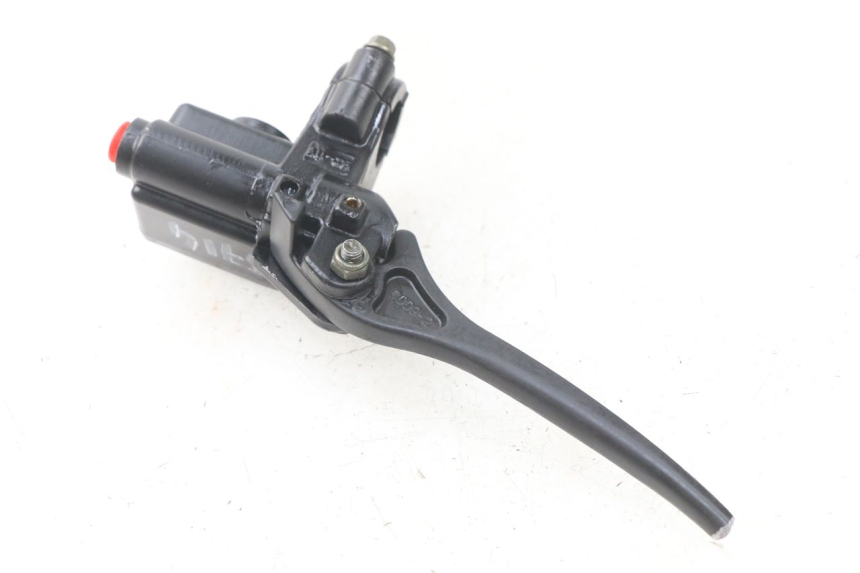 photo de FRONT BRAKE MASTER CYLINDER BAOTIAN TRAVEL SPIRIT 50 (2010 - 2012) - Alternative perspective
