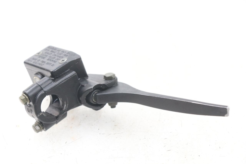 photo de FRONT BRAKE MASTER CYLINDER BAOTIAN TRAVEL SPIRIT 50 (2010 - 2012) - Technical close-up