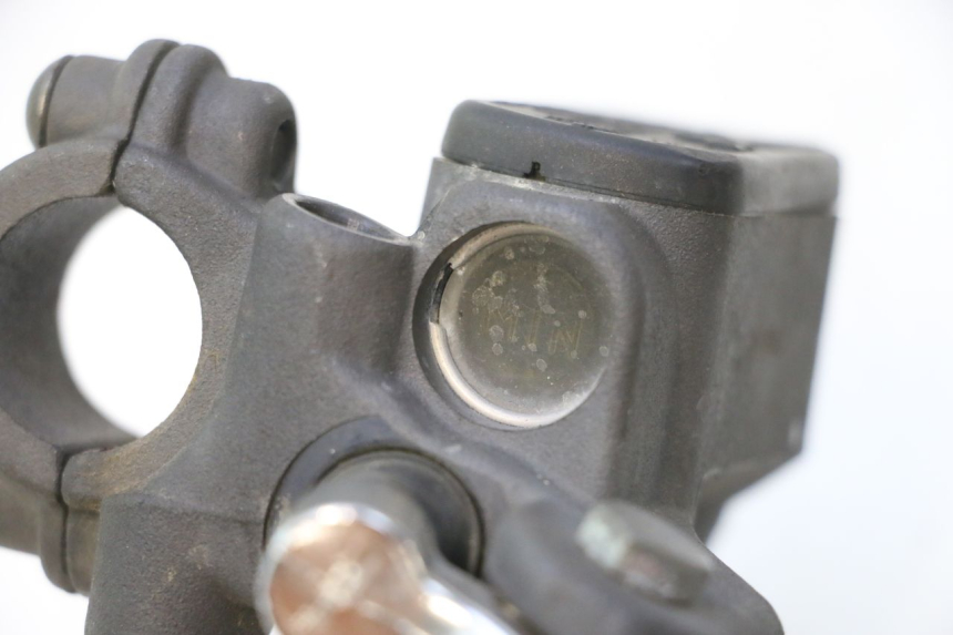 photo de FRONT BRAKE MASTER CYLINDER PEUGEOT TREKKER 50 (1995 - 2004) - Alternative perspective