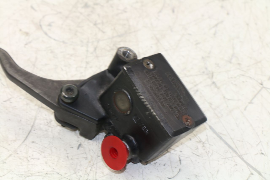 photo de FRONT BRAKE MASTER CYLINDER TRIUMPH TIGER 955 (2001 - 2004) - Zoom on usage condition