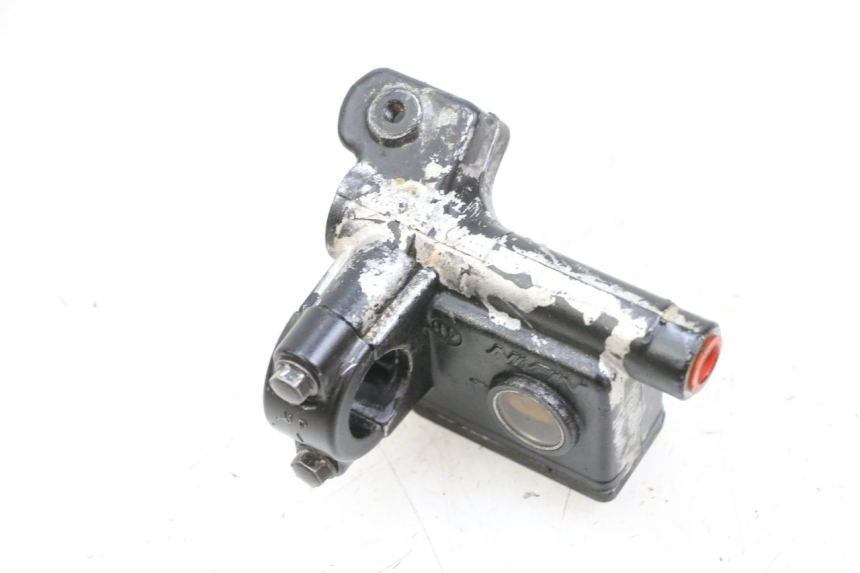 photo de FRONT BRAKE MASTER CYLINDER YAMAHA TTR 125 (2000 - 2020) - Alternative perspective