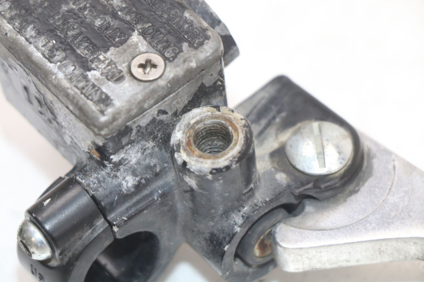photo de FRONT BRAKE MASTER CYLINDER PIAGGIO TYPHOON 50 (2000 - 2009) - Zoom on usage condition