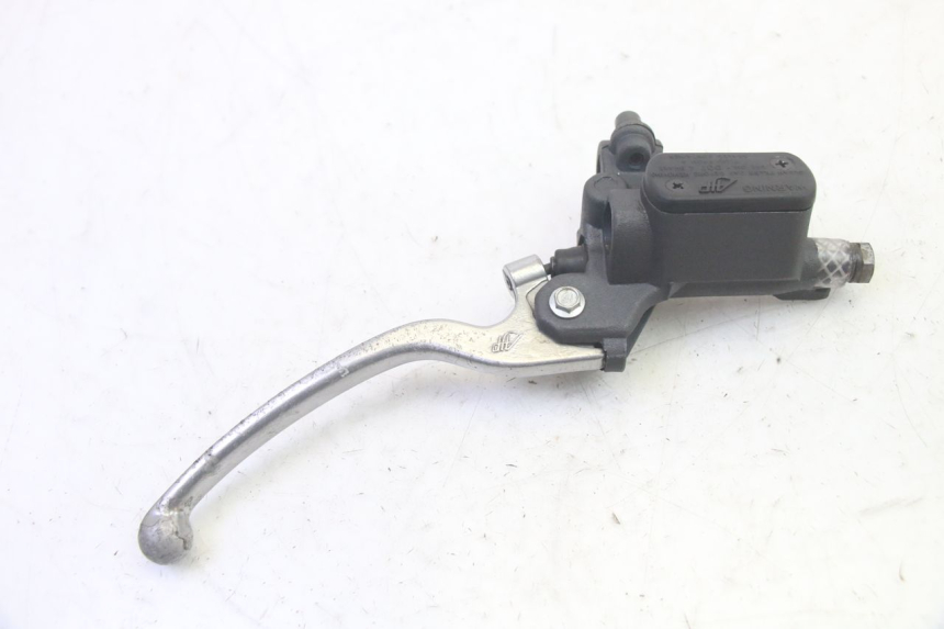photo de FRONT BRAKE MASTER CYLINDER YAMAHA TZR 50 (2008 - 2016) - Alternative perspective