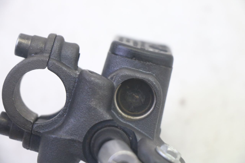 photo de FRONT BRAKE MASTER CYLINDER YAMAHA TZR 50 (2008 - 2016) - Technical close-up