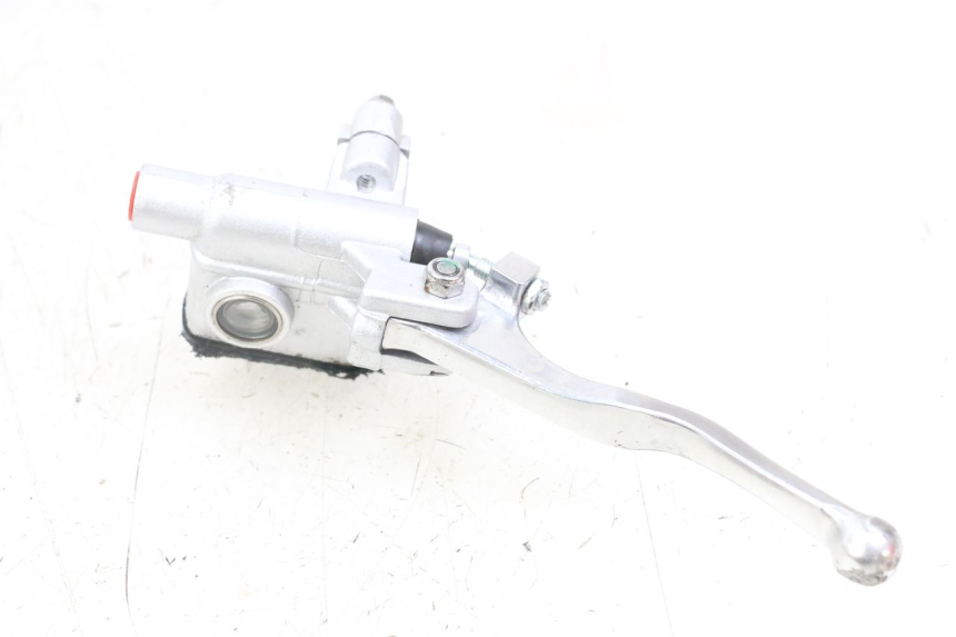 photo de FRONT BRAKE MASTER CYLINDER VENT DERAPAGE 50 (2018 - 2023) - Zoom on usage condition
