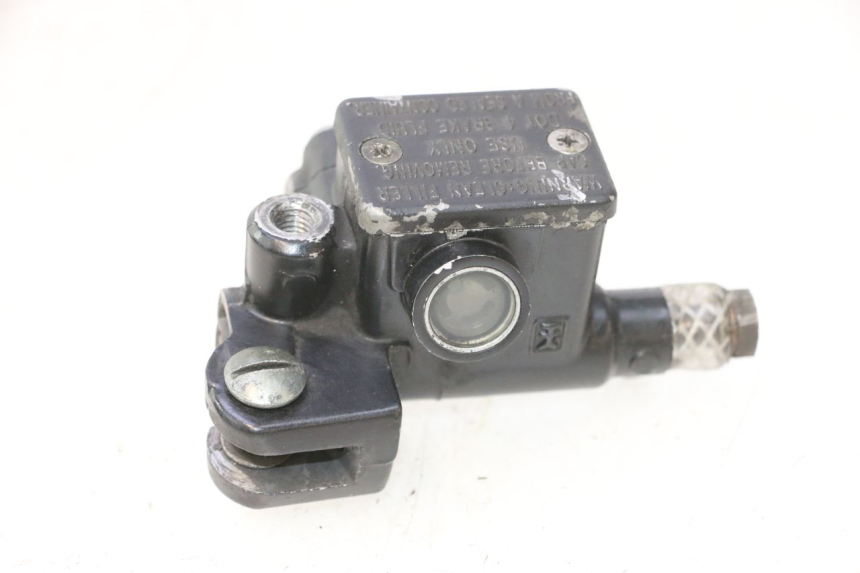 photo de FRONT MASTER CYLINDER PIAGGIO VESPA LX 2T 50 (2005 - 2013) - Technical close-up