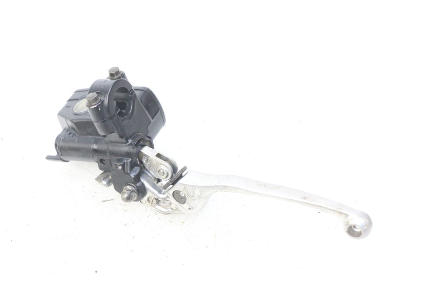 photo de FRONT BRAKE MASTER CYLINDER HONDA VFR FI RC46 800 (1998 - 2001) - Alternative perspective