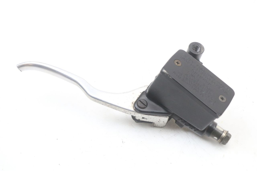 photo de FRONT BRAKE MASTER CYLINDER SUZUKI VL INTRUDER 125 (2004 - 2007) - Technical close-up