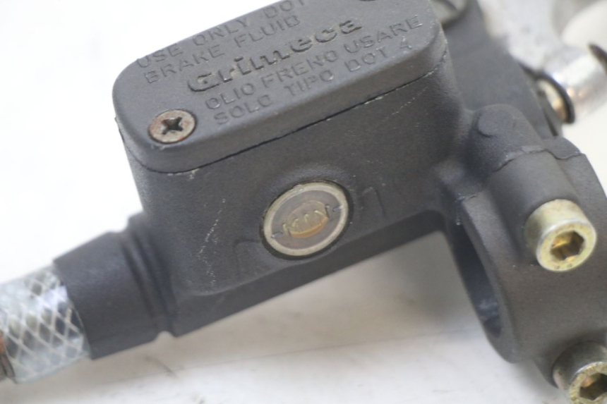 photo de FRONT BRAKE MASTER CYLINDER YAMAHA WHY 50 (1998 - 2000) - Zoom on usage condition