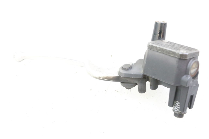 photo de FRONT BRAKE MASTER CYLINDER YAMAHA X-MAX XMAX ABS 250 (2010 - 2012) - Zoom on usage condition