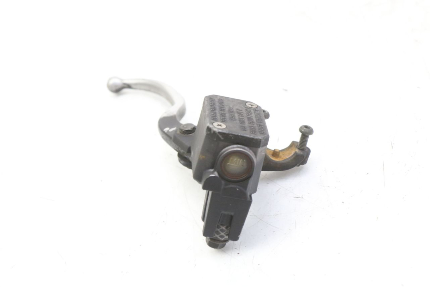 photo de FRONT MASTER CYLINDER YAMAHA XMAX X-MAX 125 (2006 - 2009) - Alternative perspective