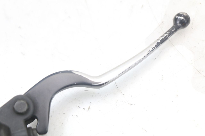 photo de FRONT MASTER CYLINDER YAMAHA XMAX X-MAX 125 (2006 - 2009) - Alternative perspective