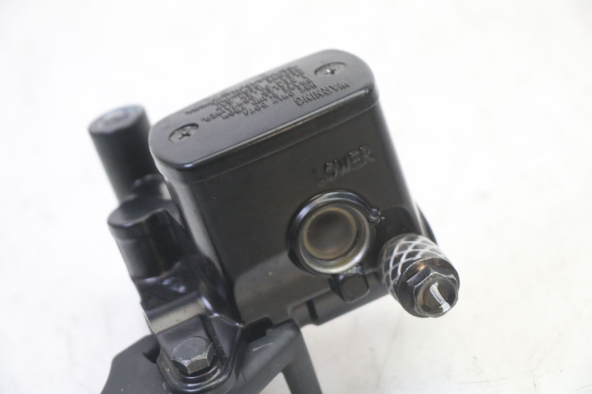 photo de FRONT BRAKE MASTER CYLINDER YAMAHA XMAX X-MAX 125 (2021 - 2025) - Fixing points details