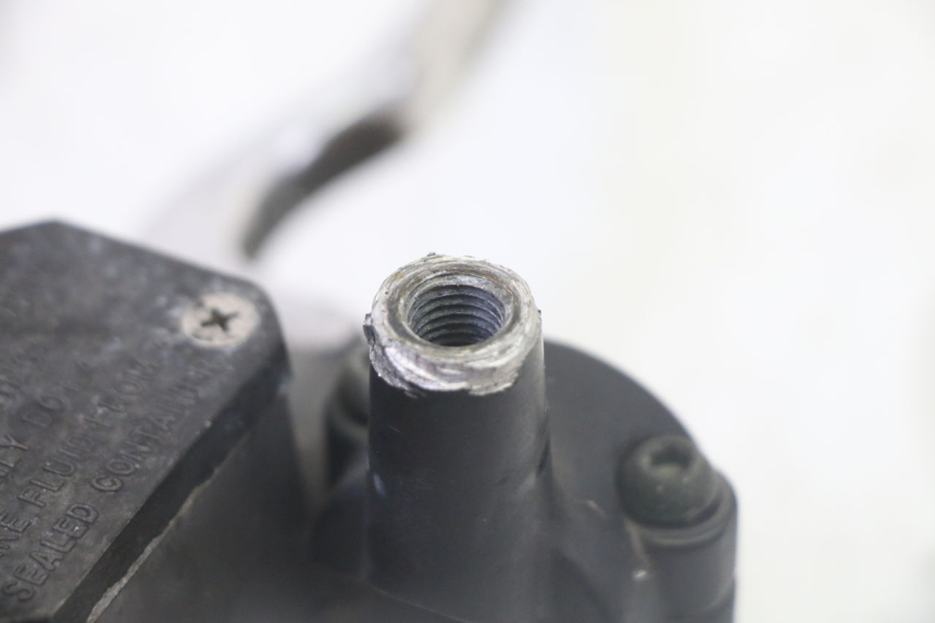 photo de FRONT MASTER CYLINDER YAMAHA X-MAX XMAX 125 (2010 - 2013) - Zoom on usage condition