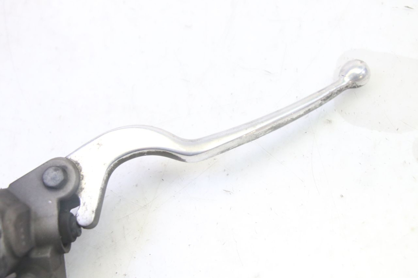 photo de FRONT MASTER CYLINDER YAMAHA X-MAX XMAX 125 (2010 - 2013) - Alternative perspective